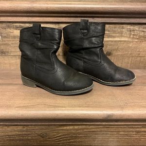 Girls black boots size 11 youth